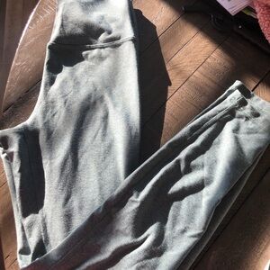 Old Navy Extra High Rise Cloud Go Dry Leggings-light green